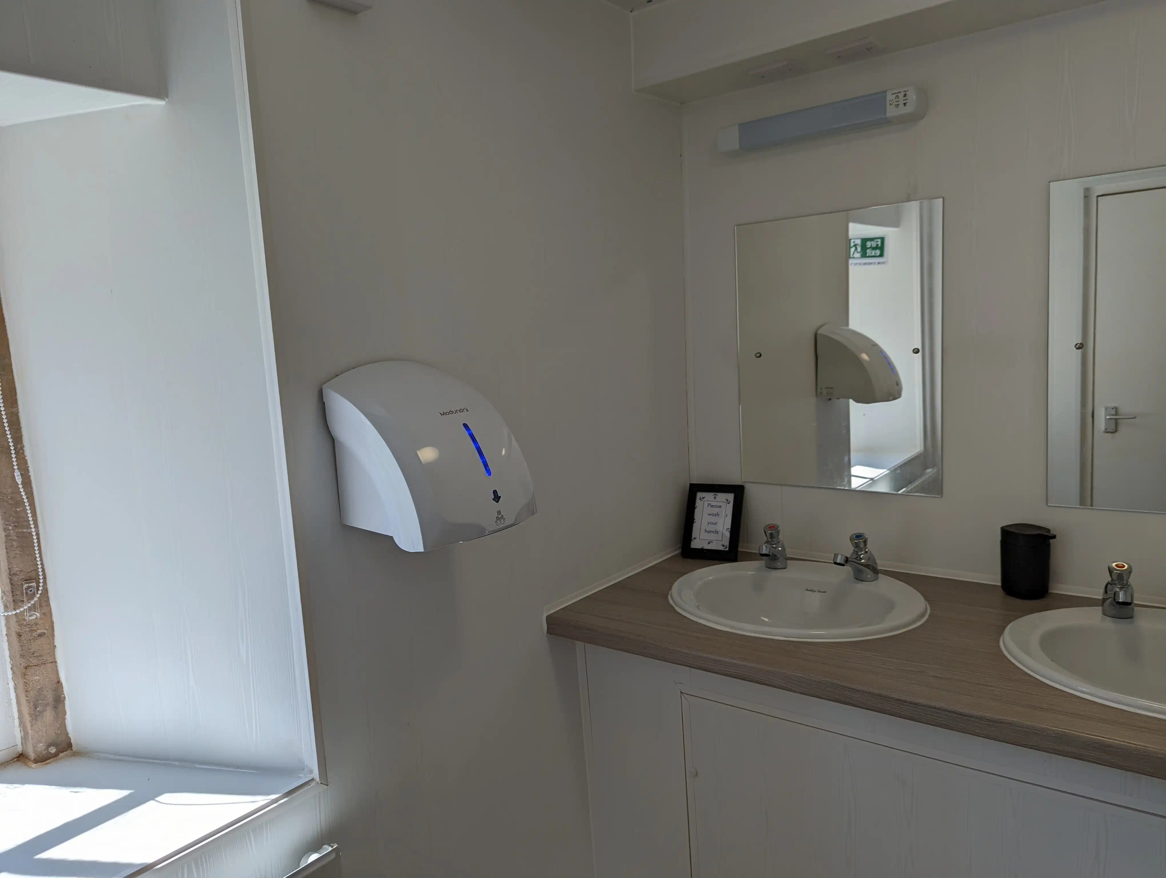 Handdryer