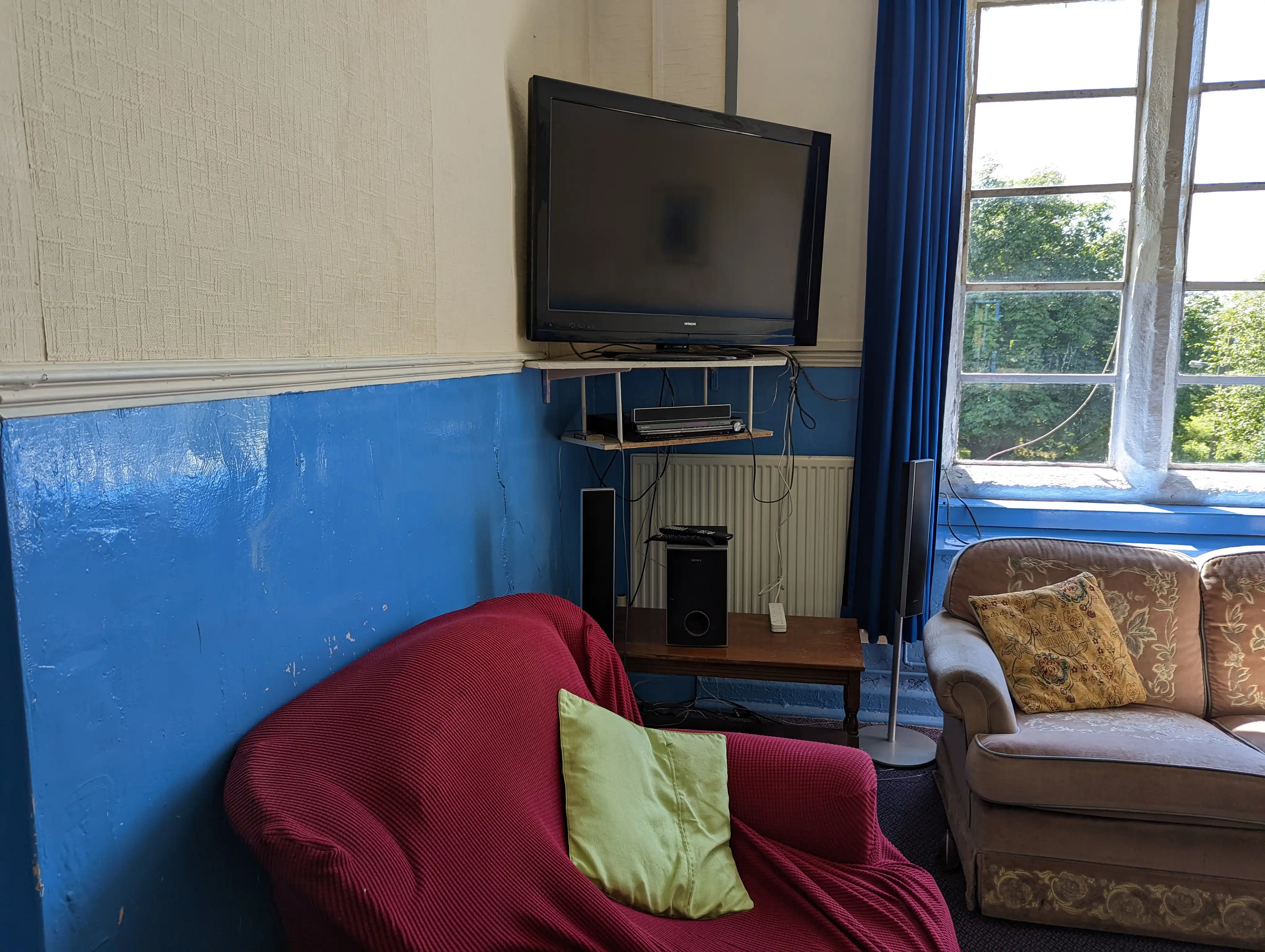 Armchair 1 & media corner